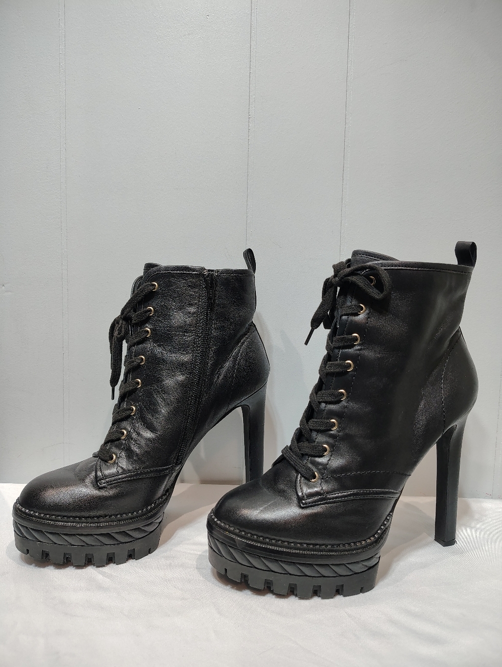 Gianni Bini Black Platform Combat Booties Size 9 Lace Up Stiletto Heel Ankle